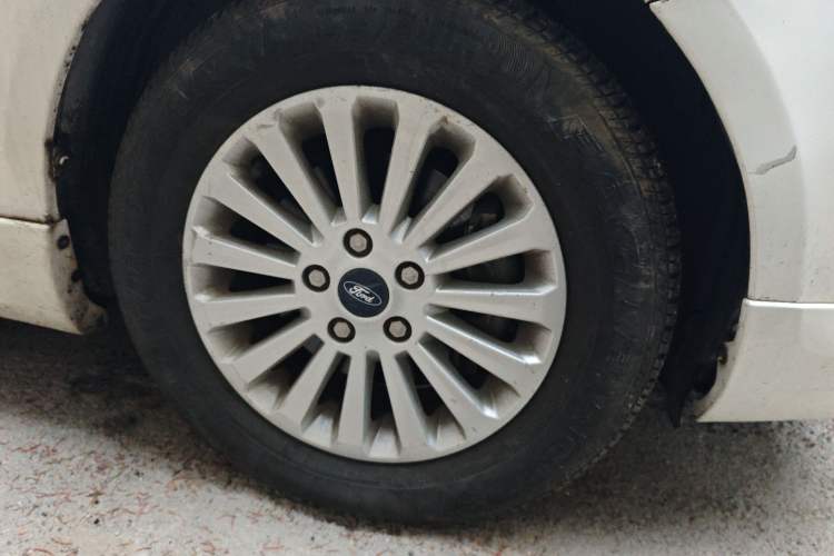 Used Ford Focus 2013 Hatchback Classic 1.8L Automatic Fashion Edition
