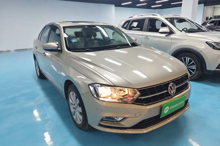 Used Volkswagen Bora 2016 1.6L Automatic Comfort Model Front Right 45 Deg