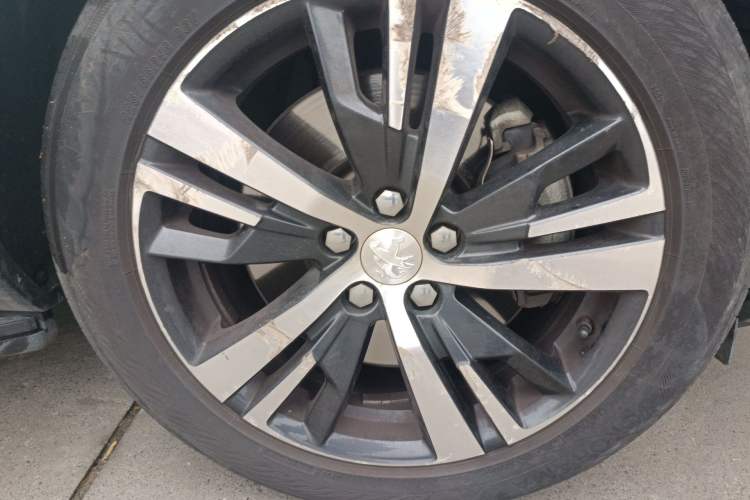 Used Peugeot 5008 2017 350THP 7-Seater Elite Edition Right Front Wheel Hub