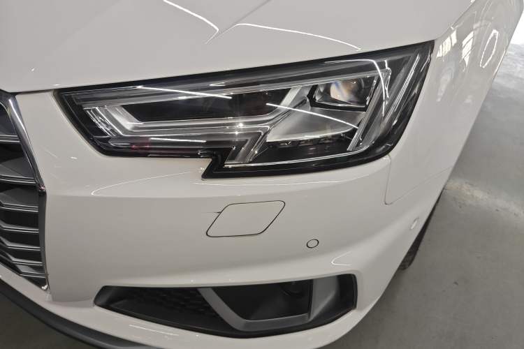 Used Audi A4L 2019 40 TFSI Fashion Version China V
