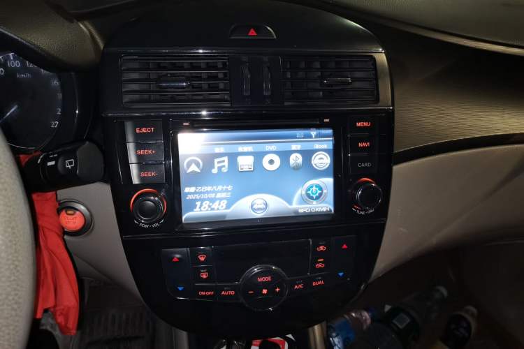 Used Nissan Tiida 2013 1.6L CVT Cool Cafe Edition