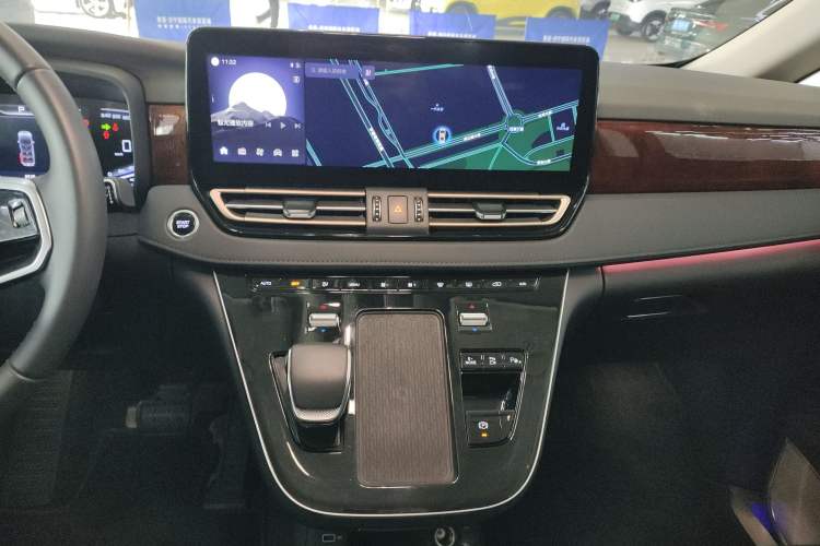 Used Hongqi HQ9 PHEV 2024 2.0T Four-Wheel Drive Luxury Edition
