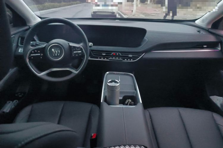 Used Buick LaCrosse 2025 28T Platinum Edition Center Console