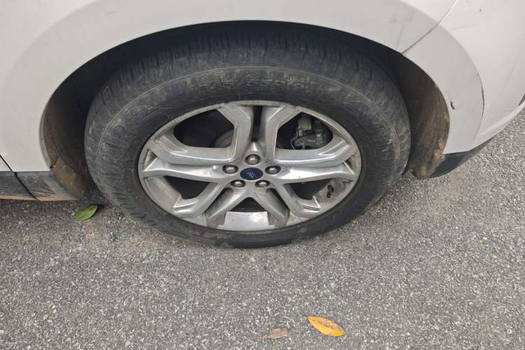 Used Ford Edge 2015 2.0T GTDi 4x4 High-Grade Model
