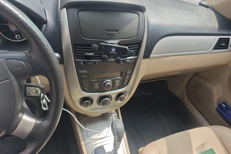Used Buick Excelle 2013 1.5L Automatic Classic Model
