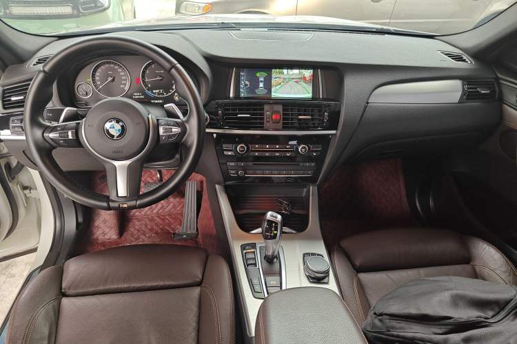 Used BMW X4 2016 xDrive20i M Sport Edition Center Console