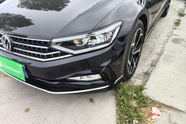 Used Volkswagen Magotan 2023 2 Million Units Limited Edition 330TSI DSG Leading Version Left Front Headlight