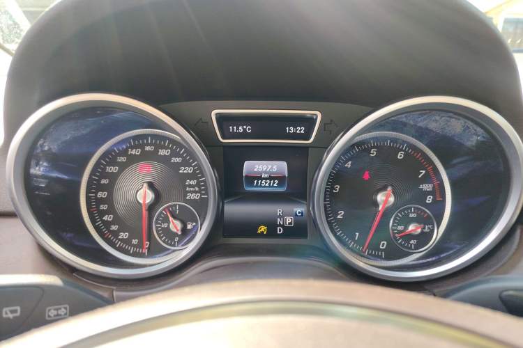 Used Mercedes-Benz GLE 2017 GLE 320 4MATIC Dynamic Model Instrument Cluster