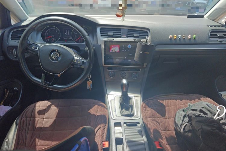 Used Volkswagen Golf 2016 230TSI Automatic Comfort Version Center Console