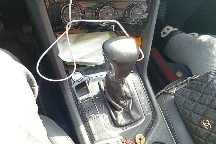 Used Volkswagen Tiguan L 2019 330TSI Automatic Two-Wheel Drive Smart Luxury Version China V Emission Standard