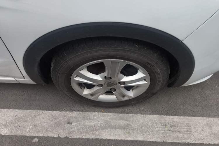 Used Baojun 310 2017 1.5L Manual Fashion Model Right Front Wheel Hub