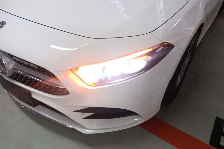 Used Mercedes-Benz A-Class 2020 Restyled A 200 L Sport Sedan Fashion Version Left Front Headlight