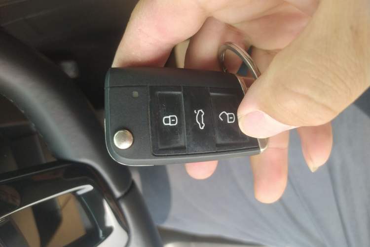 Used Volkswagen Tharu 2019 280TSI Two-Wheel Drive Luxury Version China VI Standard Interior 1