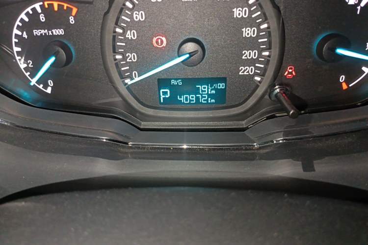 Used Ford Escort 2015 1.5L Automatic Fashion Model Odometer Close Up