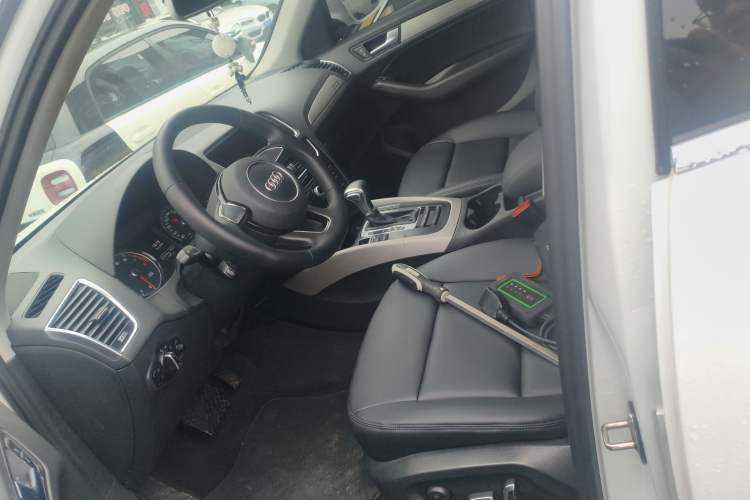 Used Audi Q5 2016 40 TFSI Trendy Edition Left Front Seat