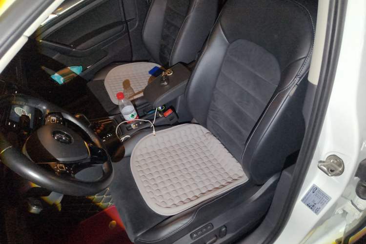 Used Volkswagen Golf 2018 230TSI Automatic Luxury Version Left Front Seat