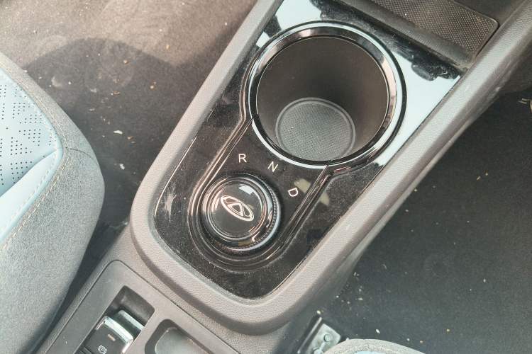 Used Chery Little Ant 2022 Restyled Version Sweet Pink Edition Low-Sugar Version Lithium Iron Phosphate Battery 30.7 kWh 30 kW 301 km Gear Lever