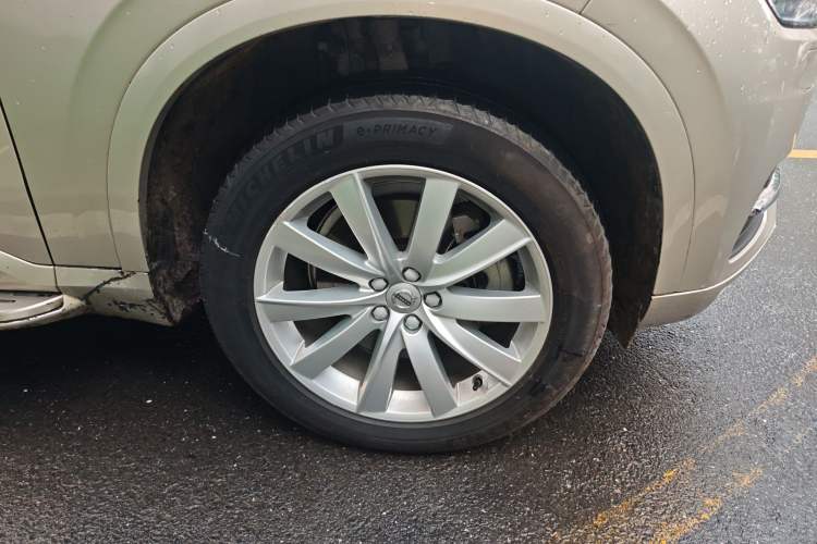 Used Volvo XC90 2017 T6 Zhiyi Edition 5-seater Right Front Wheel Hub