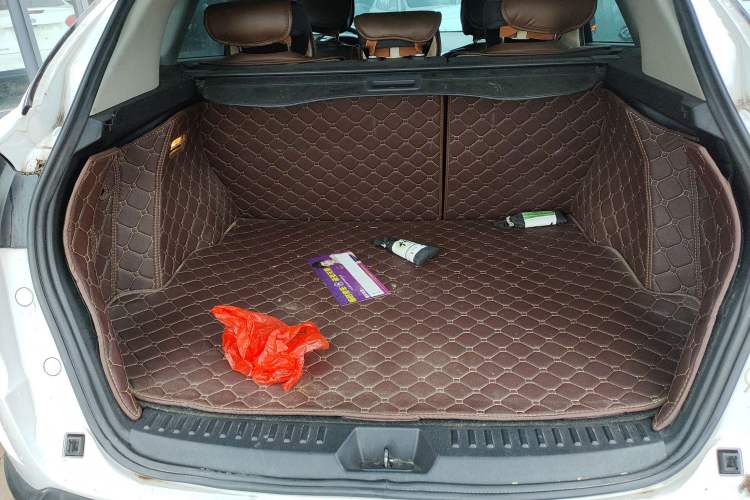 Used Bestune X80 2016 2.0L manual base trim
