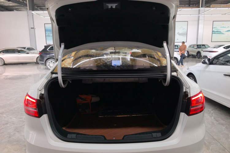 Used Ford Escort 2015 1.5L Automatic Comfort Edition Trunk