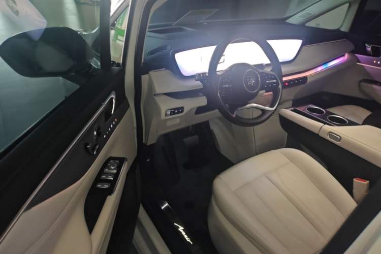 Used Buick GL8 New Energy 2024 Lu Zun Luxury Edition 7-Seater