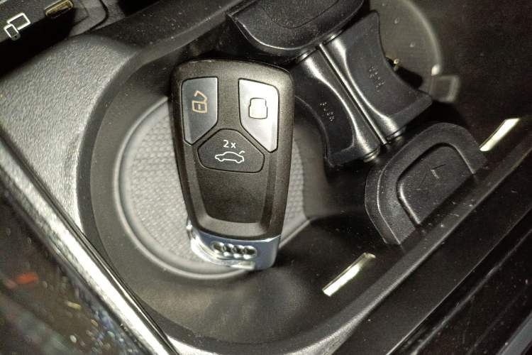 Used Mercedes-Benz GLB 2023 Refresh GLB 200 Fashion Edition
