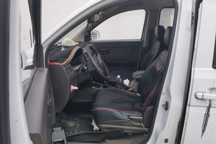 Used Wuling Rongguang V 2016 1.5L Standard Version