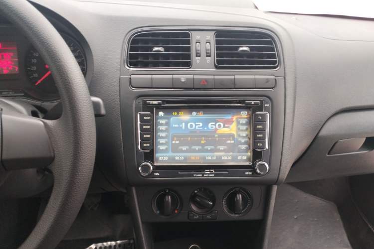 Used Volkswagen Polo 2013 1.4L Manual Fashion Edition
