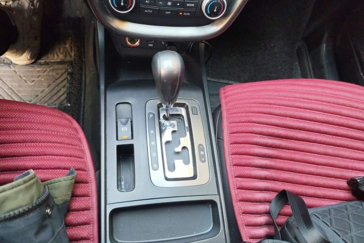 Used Bestune X80 2015 1.8T Automatic Flagship Model Gear Lever