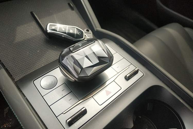 Used BYD Qin L 2024 DM-i 80KM Beyond Model Gear Lever