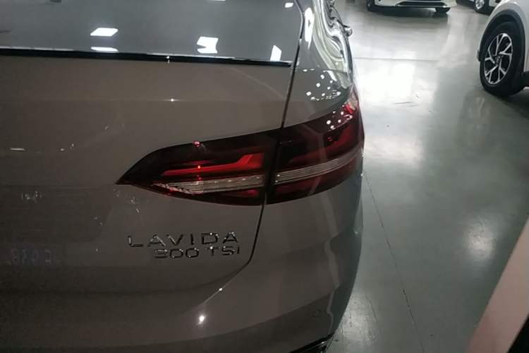 Used Volkswagen Lavida 2023 300TSI DSG Starry Full-Comfort Edition Right Rear Taillight