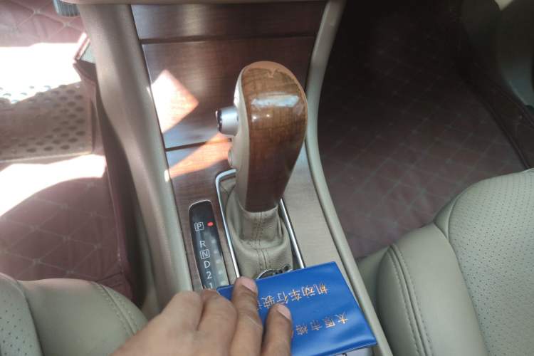 Used Nissan Sylphy 2009 1.6XL Automatic Luxury Sunroof Edition Gear Lever