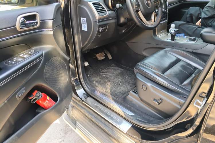 Used Jeep Grand Cherokee (Import) 2014 3.0L Comfort Navigation Edition
