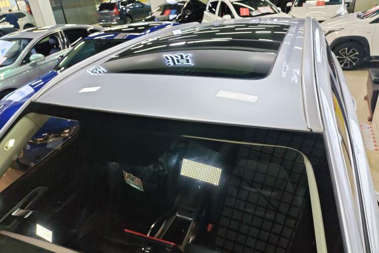 Used Geely Auto Emgrand X7 Sport 2018 1.8TD Automatic Two-Wheel Drive Zhiya Model Roof