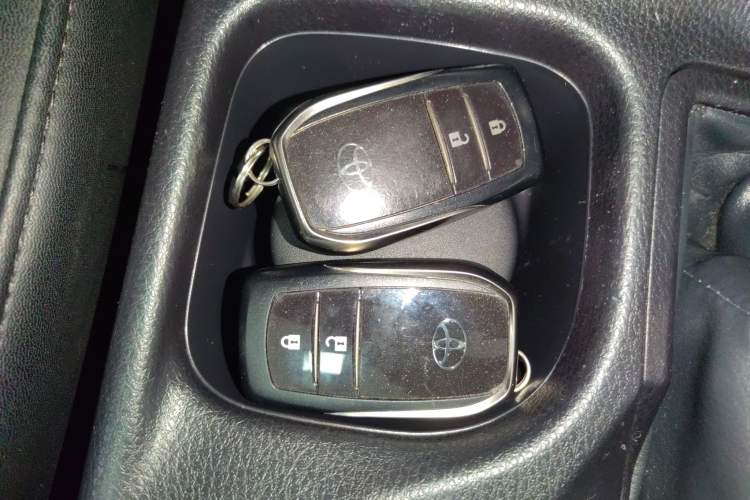 Used Toyota RAV4 2016 2.0L CVT Two-Wheel Drive Fashion Edition China V Standard