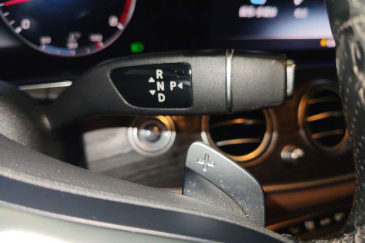 Used Mercedes-Benz E-Class 2019 Restyled E 300 L Sporty and Stylish Edition Gear Lever