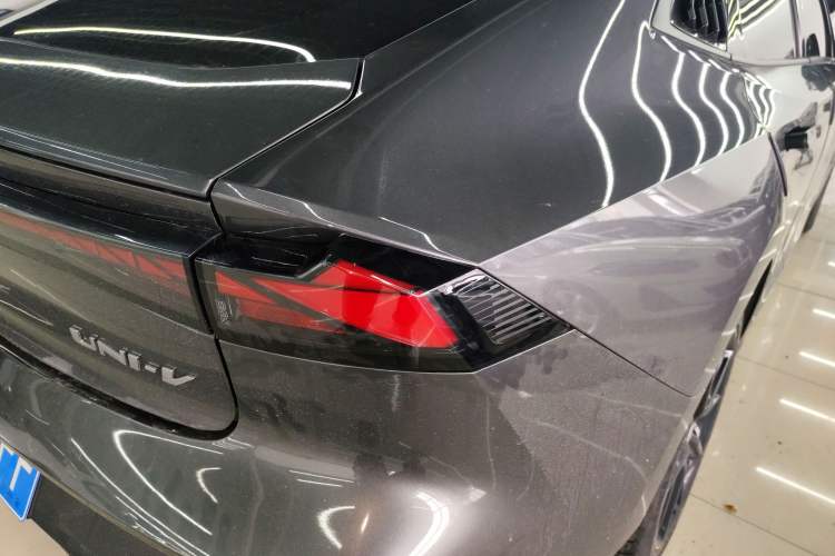 Used Changan UNI-V 2022 1.5T Prestige Version
