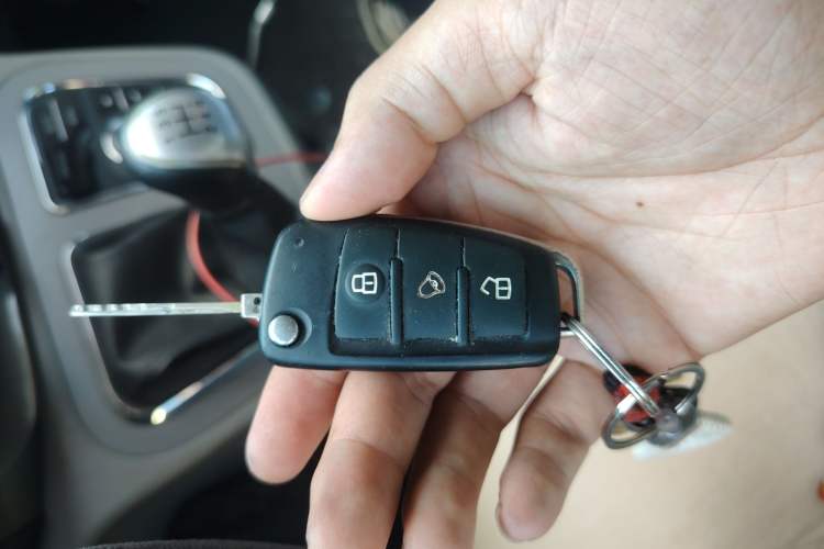 Used JAC Refine M3 2019 IKEA Edition 1.8L Luxury Smart Model