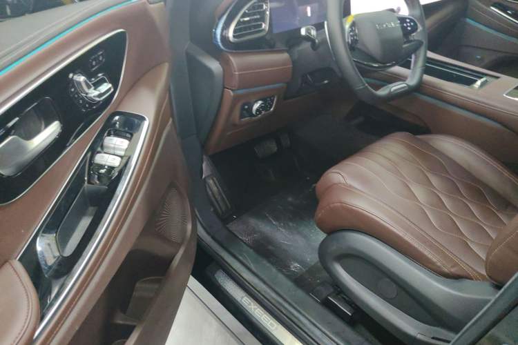Used EXEED Lanyue 2023 400T Four-Wheel Drive Starry Edition 7-Seater Driver Seat
