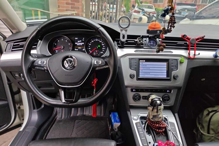 Used Volkswagen Variant 2017 380TSI Two-Wheel Drive Comfort Edition
