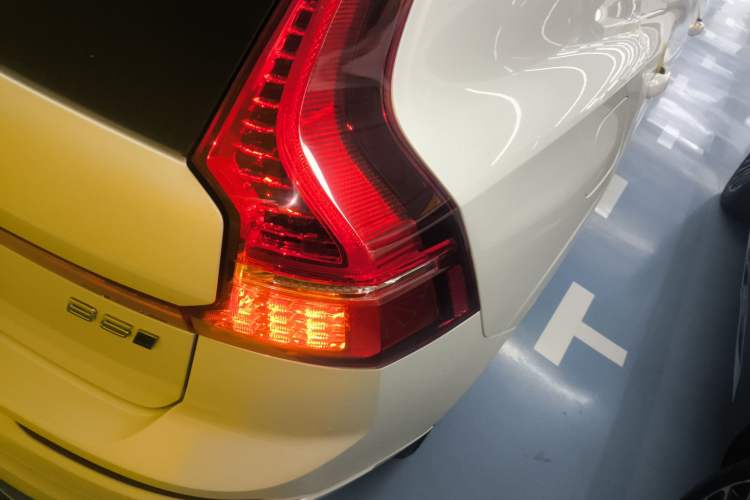 Used Volvo XC60 2022 B5 4x4 Smart Luxury Edition