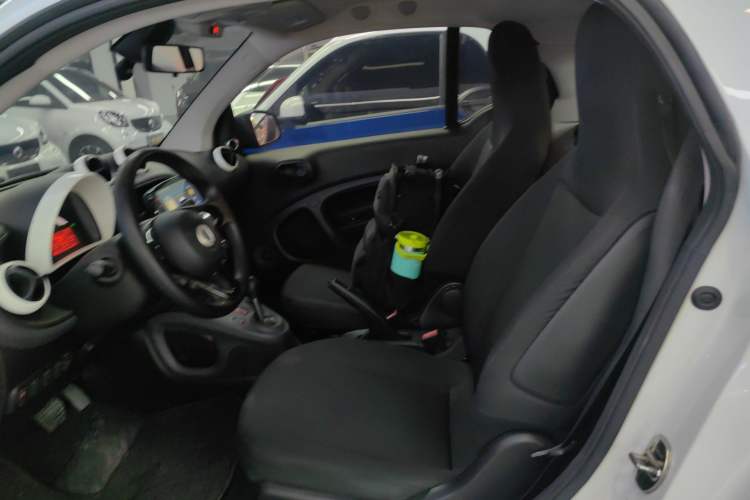 Used smart fortwo 2018 1.0L 52kW Hardtop Dynamic Version China V