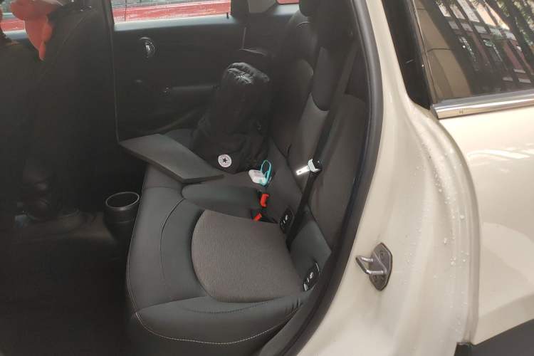 Used MINI 2018 1.5T ONE Five-Door Edition Left Rear Seat