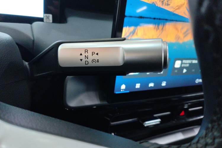 Used AION Y 2023 Plus 510 Smart Edition Gear Lever