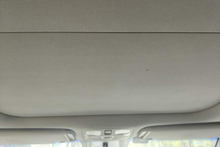 Used Kia Sorento 2013 2.4L 7-Seater Gasoline Comfort Version China IV Standard Headliner