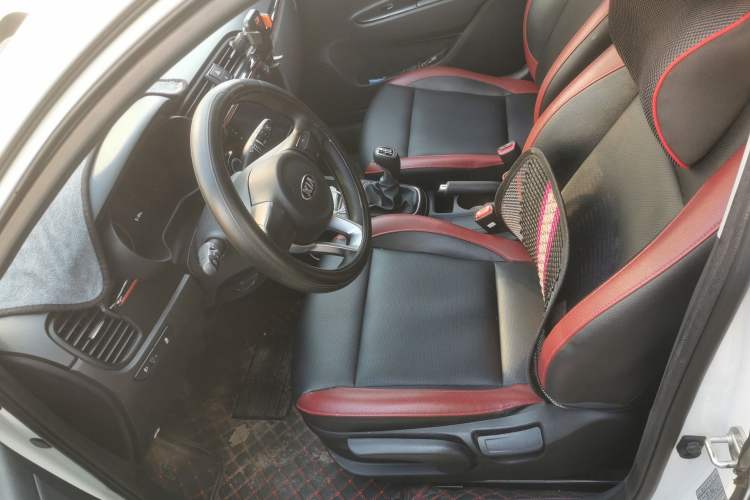 Used Kia KX Cross 2017 1.4L MT GLS
