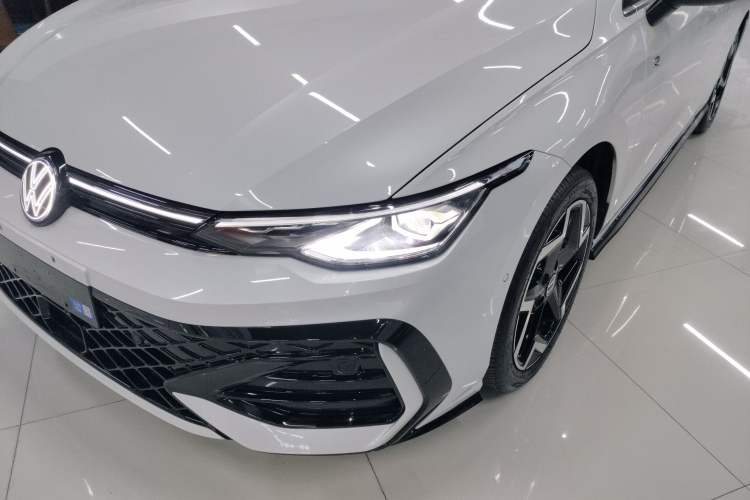 Used Volkswagen Golf 2025 300TSI R-Line Left Front Headlight