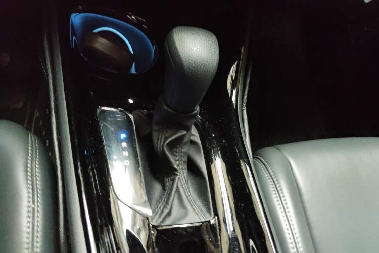 Used Toyota IZOA 2020 2.0L Yichi Version Gear Lever