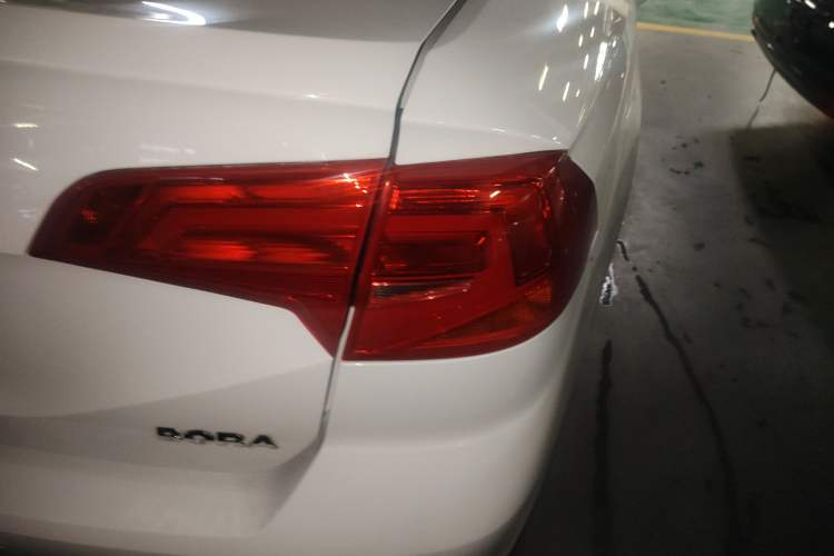 Used Volkswagen Bora 2016 1.6L Automatic Fashion Model
