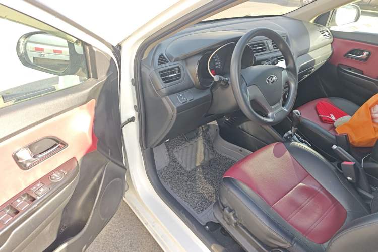 Used Kia K2 2015 Hatchback 1.4L AT GLS Cool Edition